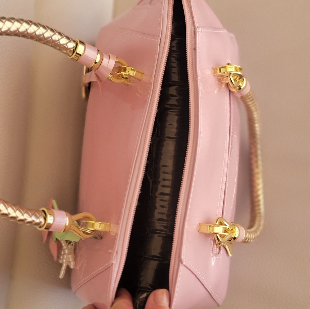 Elegant Pink Handbag with Gold Accents - Picture 6 of 7